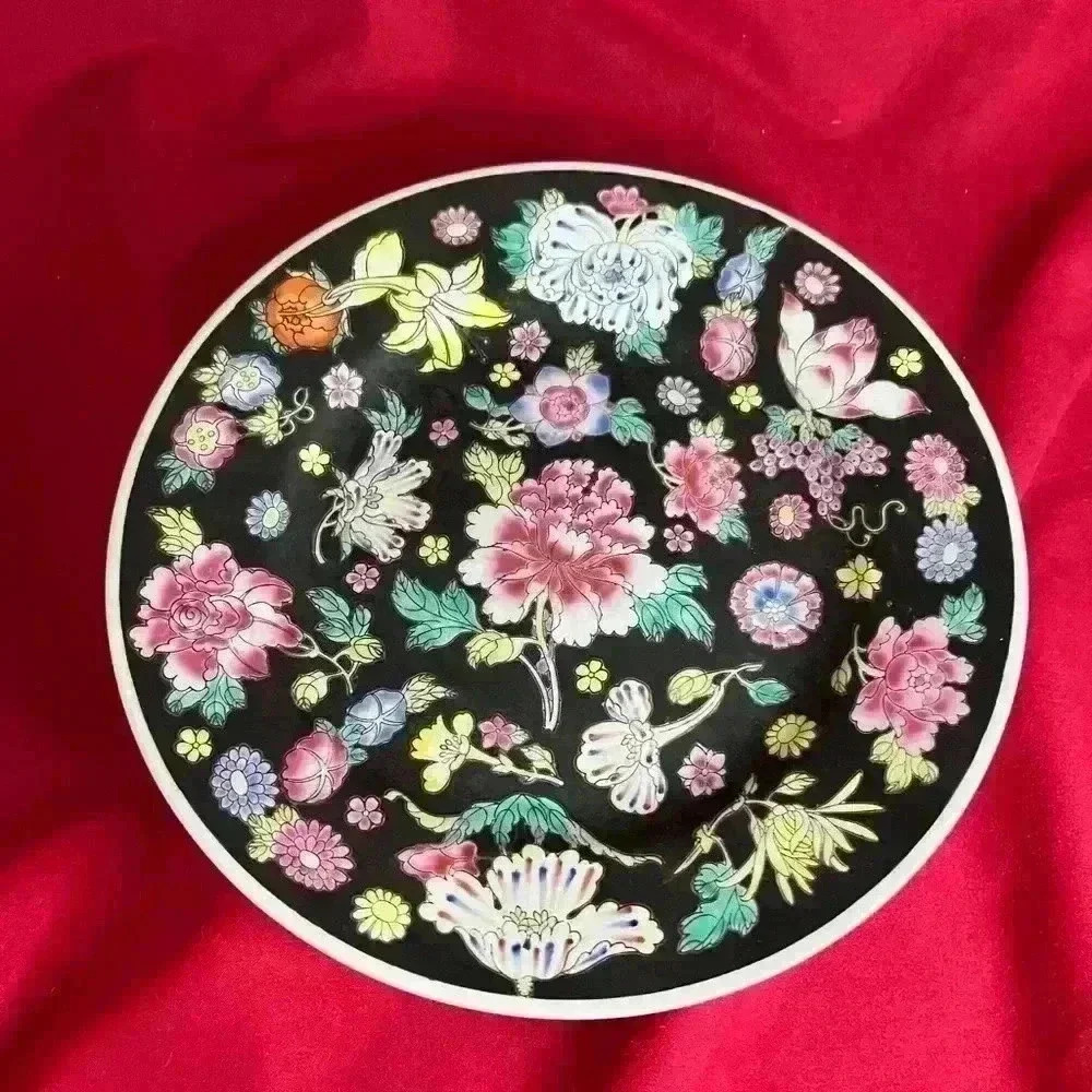 8” Chinese Floral plate - Picture 2 of 3